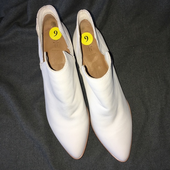 Frye - Picture 8 of 8